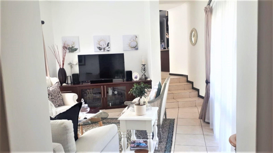 To Let 4 Bedroom Property for Rent in Plattekloof Western Cape